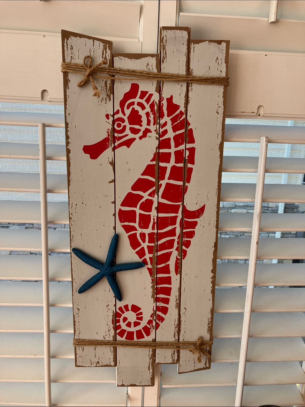 Coastal Seahorse Wall Decor Plaque in Red and Blue